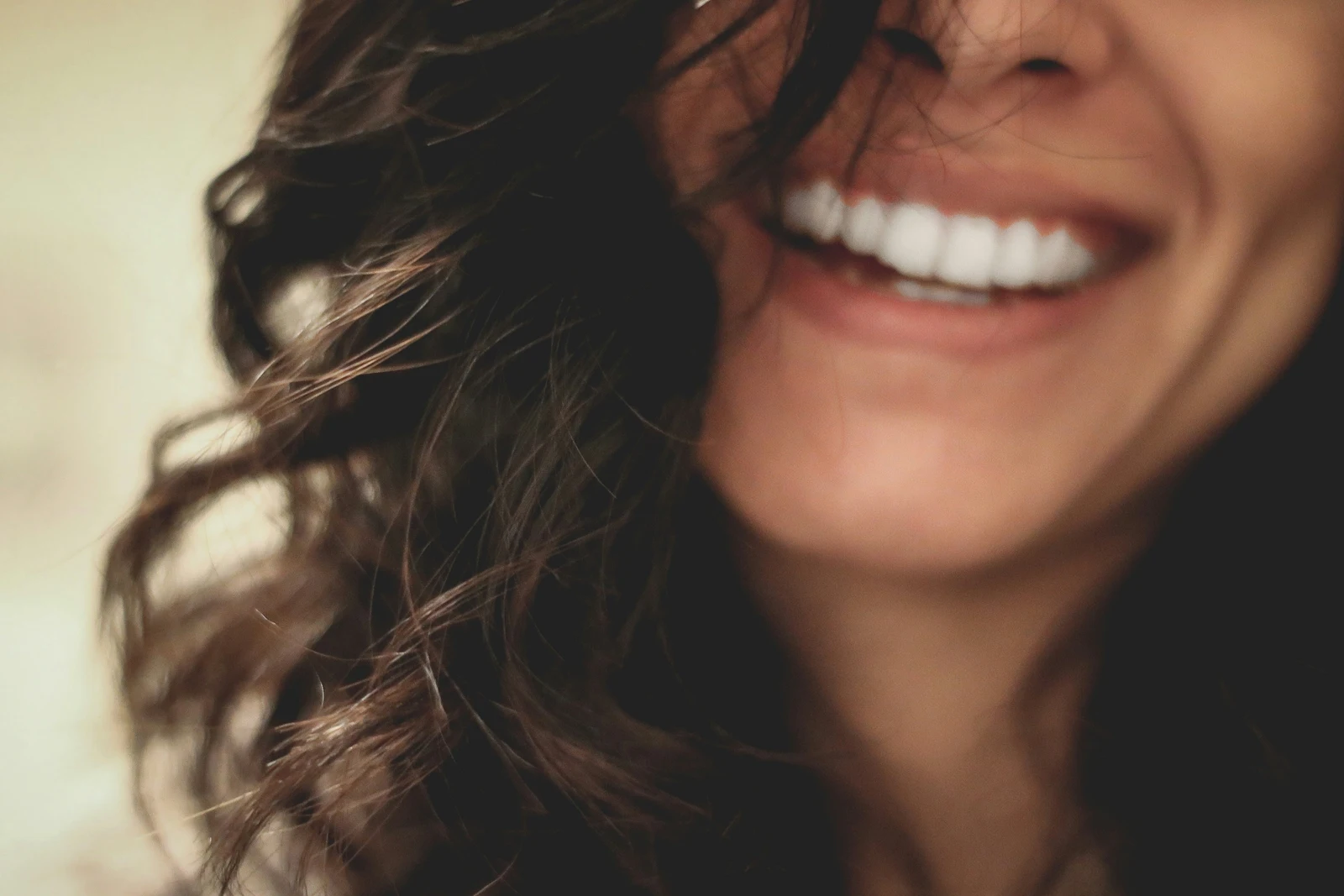 10 Daily Dental Care Habits for a Healthier, Brighter Smile